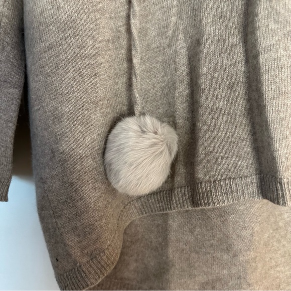 Ply Oversize Cashmere Tunic Hoodie Beige Size S/M with Rabbit Fur PomPoms - Picture 2 of 3